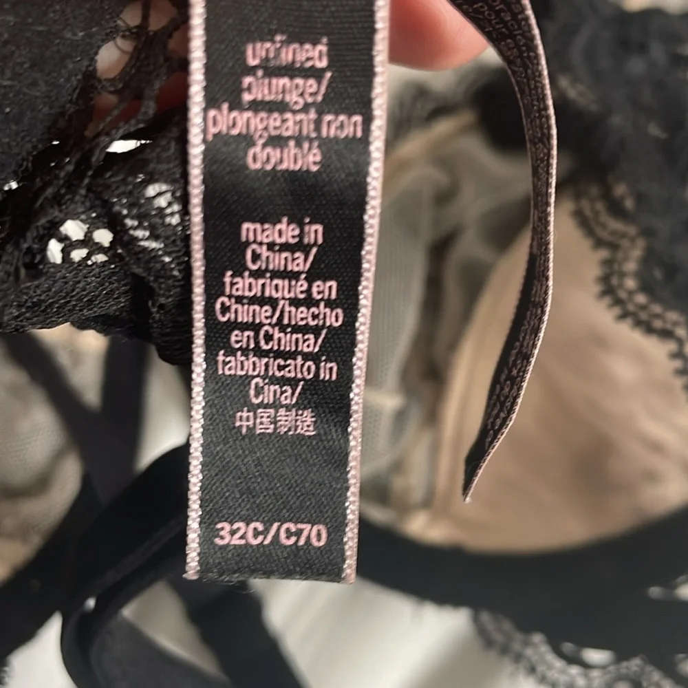 Victoria’s Secret Very Sexy Unlined Lace bra 32C - Picture 3 of 3